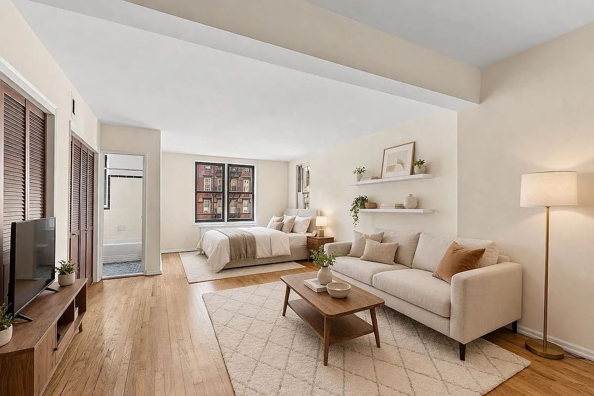 1420 York Ave APT 4B photo 1
