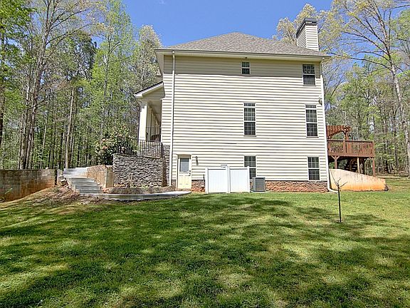 3rd image of 140 Foxford Run #1