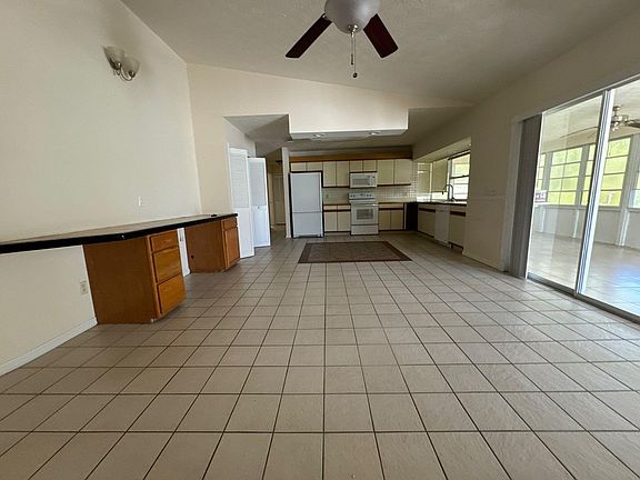 5th image of 209 SW Thornhill Drive