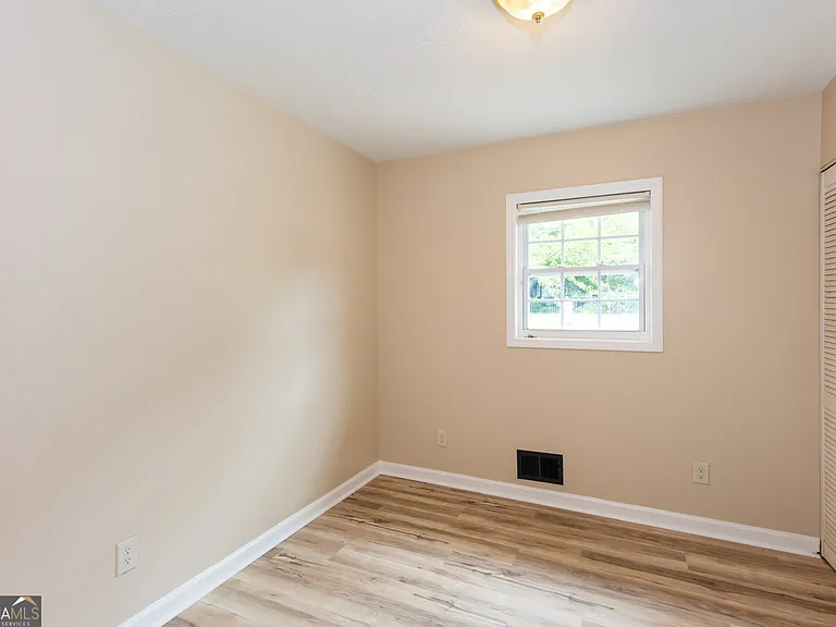 2435 Claude St NW — Photo 7