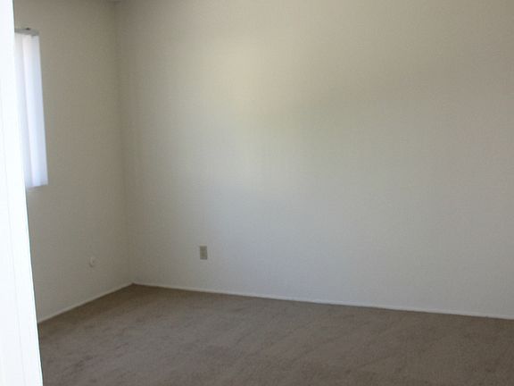 5th image of 636 11th St APT 5