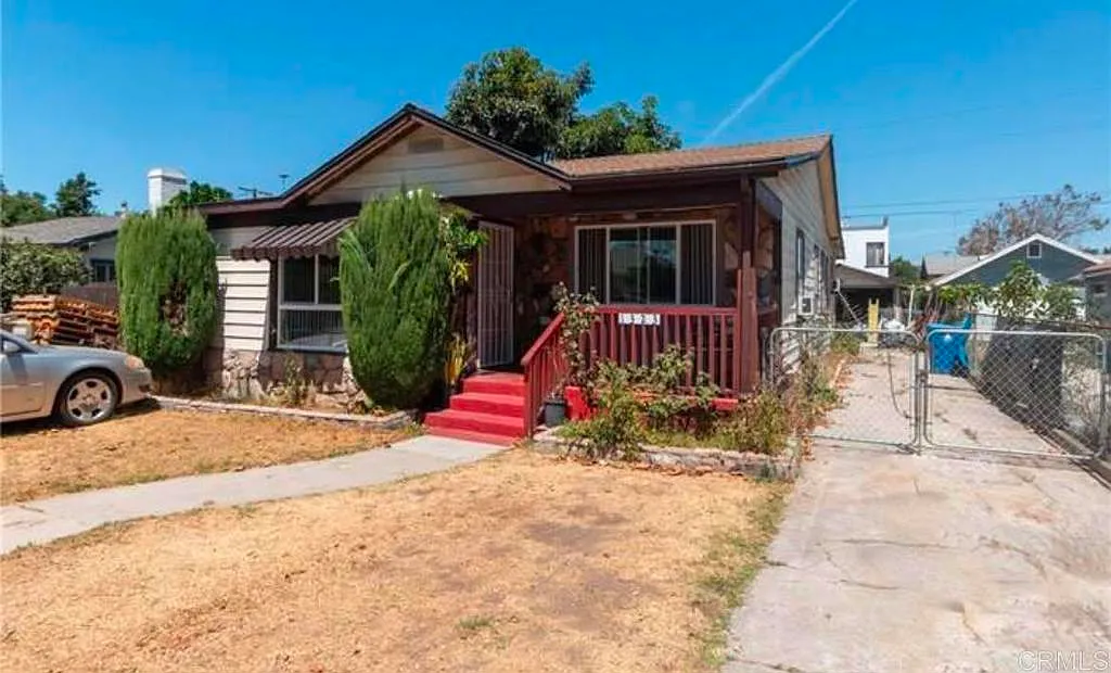 4 bed, 111 sqft, $1,750 — Photo 1