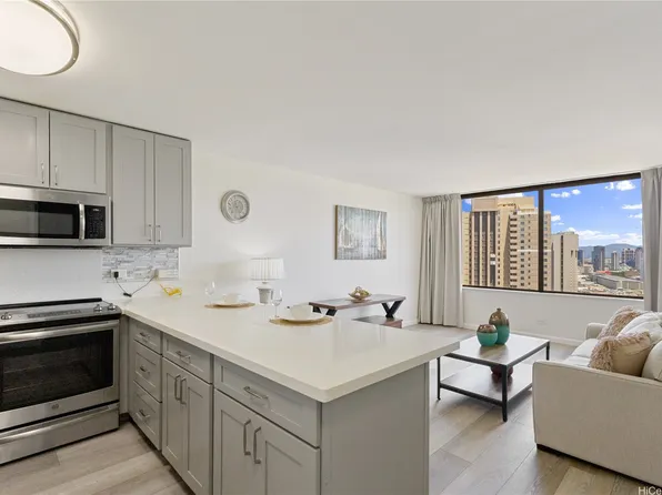 411 Hobron Ln APT 3402, Honolulu, HI 96815