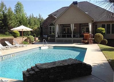 4th image of 30 Graywood Ct