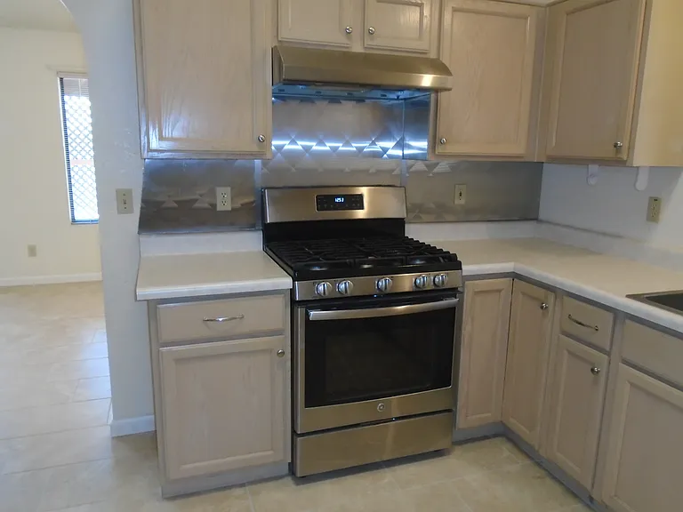 8054 S New Abbey Dr — Photo 9