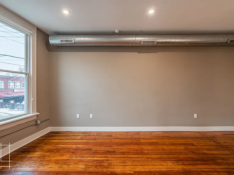 245 King Ave — Photo 14