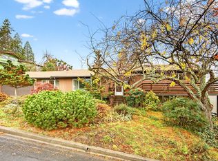 1103 Hillview Dr, Ashland, OR 97520