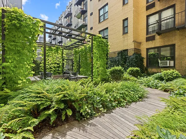 85 4th Avenue image 4 of 6