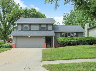 11417 Grand Cir, Omaha, NE 68164