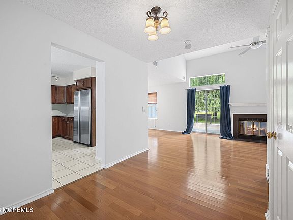 4th image of 145 Old Orchard Lane #3302