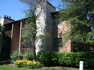 7544 Clarendon Hills Rd APT 2F, Willowbrook, IL 60527