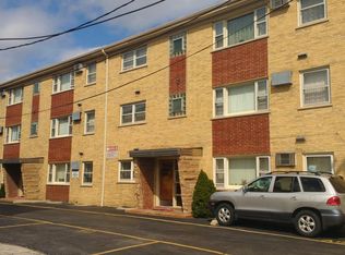 7148 16th St #A5, Berwyn, IL 60402