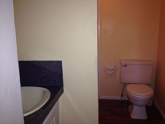3rd image of 515 Hasty St