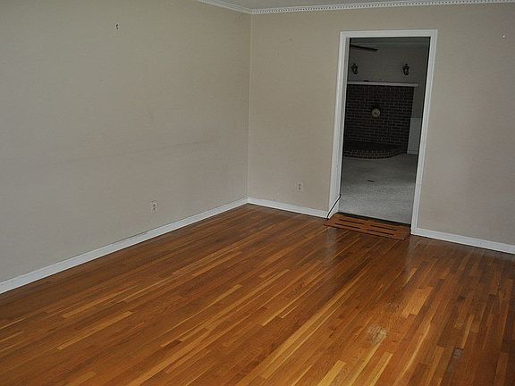 5th image of 67 Wakefield St