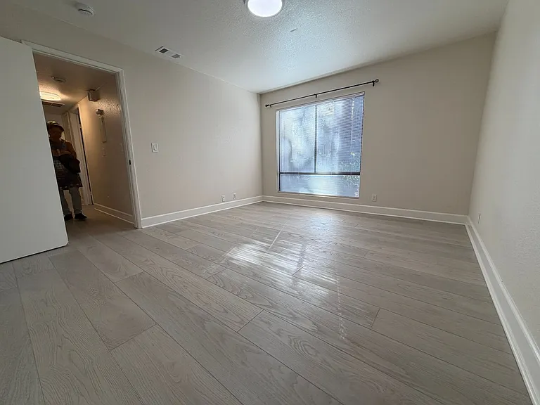 1665 Braddock Ct — Photo 12