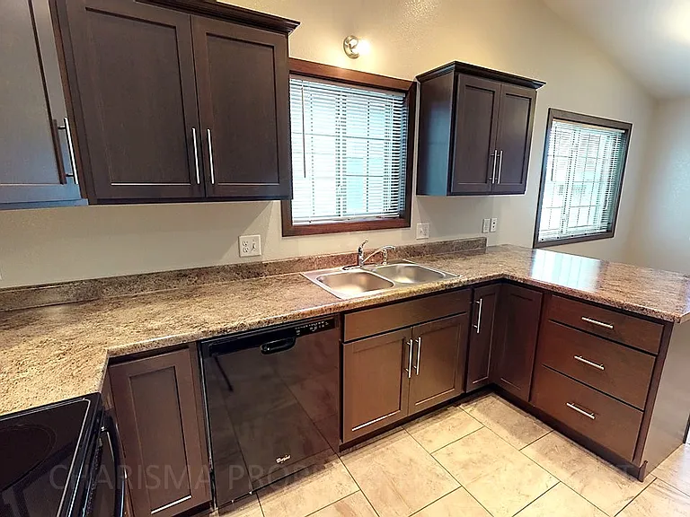 Horizon Properties — Photo 39