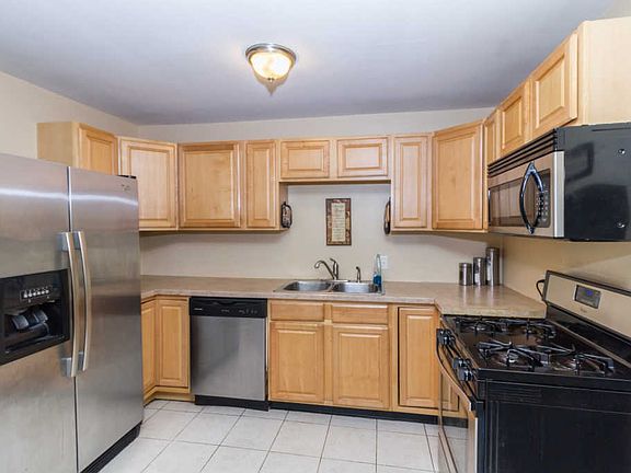 3rd image of 17700 Rosewood Ter