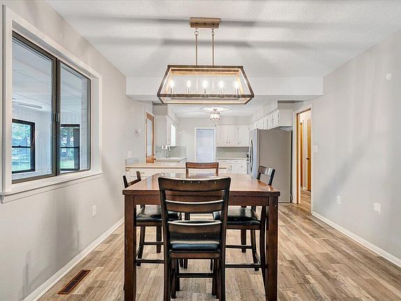 5th image of 1097 Meadowbrook Dr