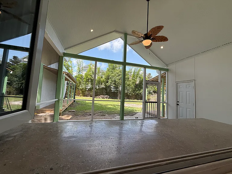 13 Vincent Dr — Photo 8