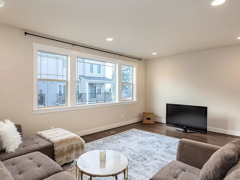 7023 NW Eleanor Ave — Photo 12