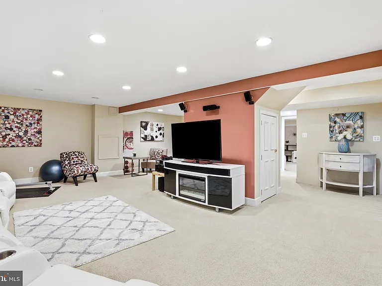 7715 Crossover Dr — Photo 62