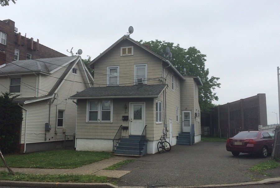 2nd image of 122 2nd St