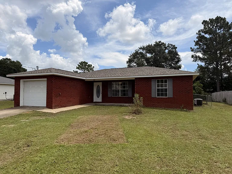 7212 Bogey Ln — Photo 1