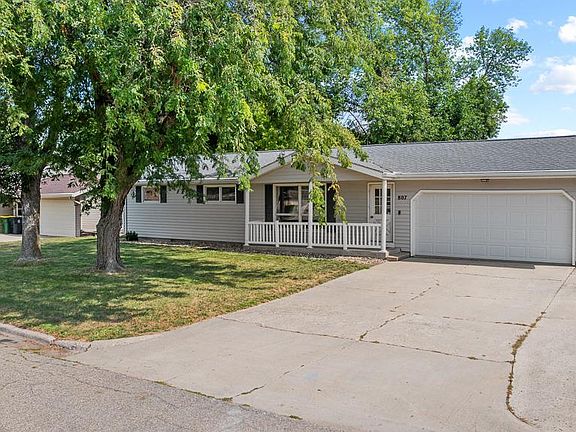 5th image of 807 Hackberry Dr