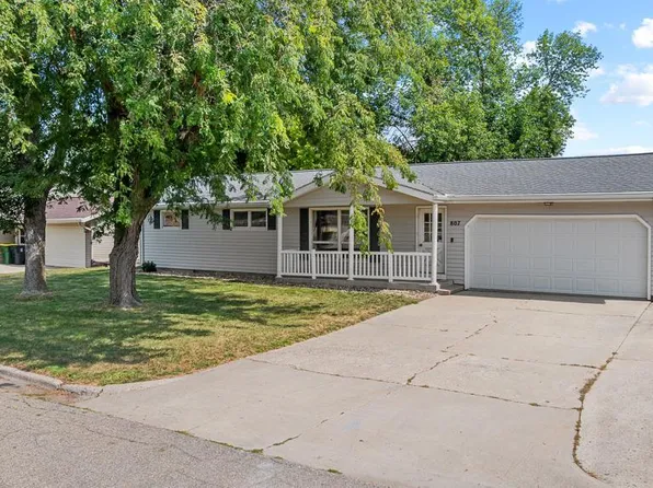 807 Hackberry Dr, Marshall, MN 56258