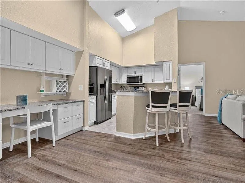 2 bed, 2.0 bath, 1209 sqft, $2,500 — Photo 3