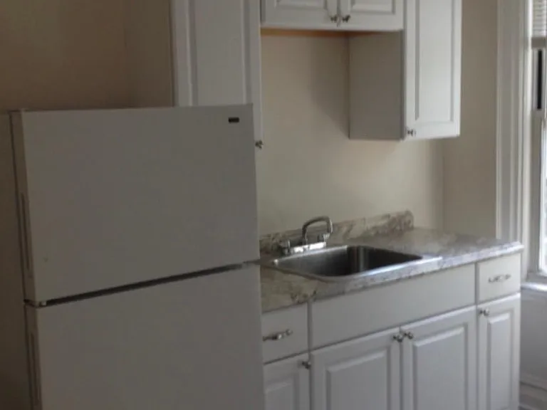 1125 N Euclid Ave — Photo 4