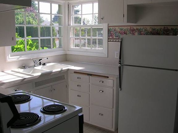Bright Kitchen