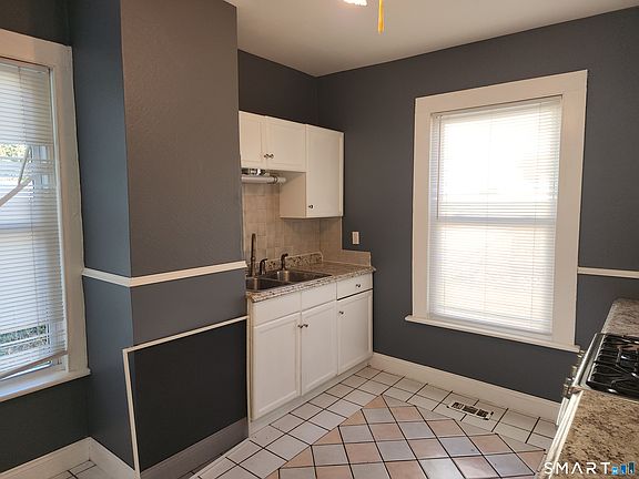 3rd image of 204 Minerva St