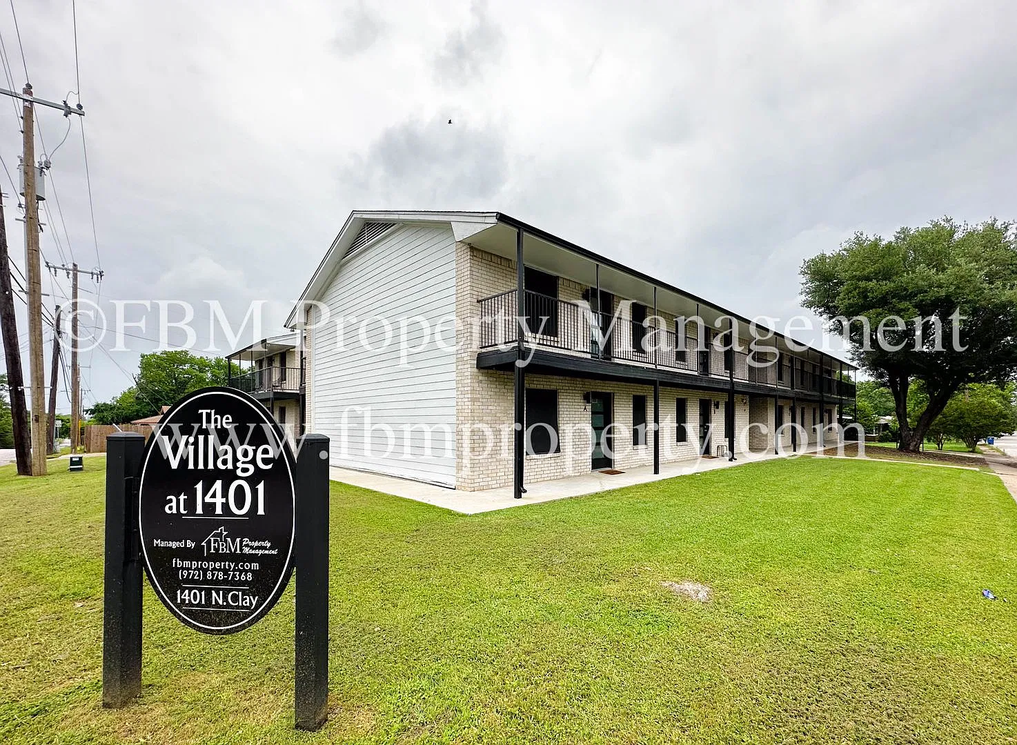 1401 N Clay St, Unit G - 2 Bedroom, 1 Bathroom Apartment Home in Ennis, TX! — Photo 1