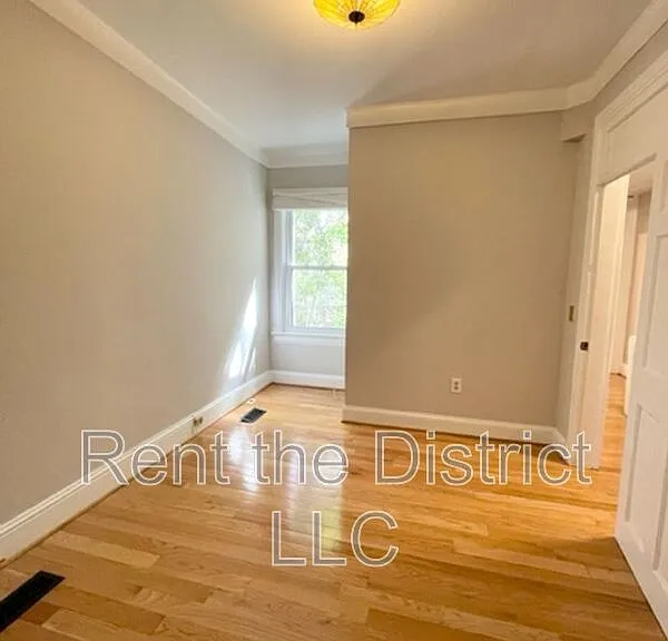 525 5th St NE — Photo 14
