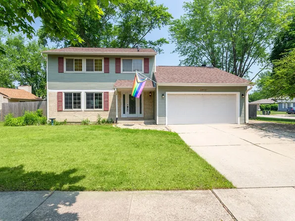 30W060 Avondale Ct, Warrenville, IL 60555