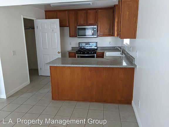 3rd image of 762 W 21st St