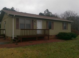 38 Tyson Ln, Hickory, NC 28601