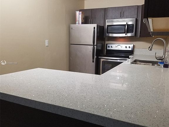 5th image of 4210 NW 21st St APT 124