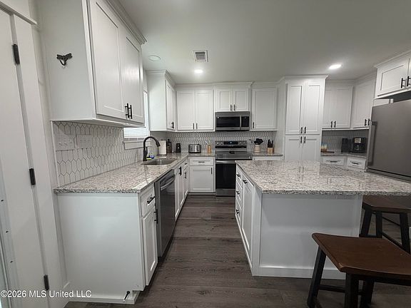 5th image of 4060 Cardinal St