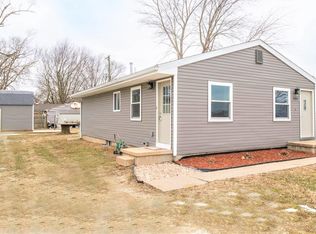 305 5th St, South Pekin, IL 61564