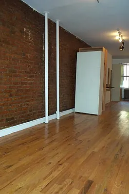 Rented by Tower Brokerage | media 23