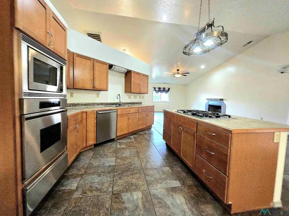 3207 Grey Hill Cir, Gallup, NM 87301