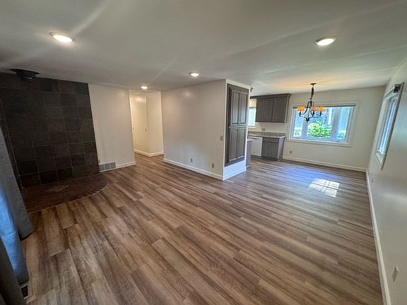 4th image of 1610 Indian Woods Dr