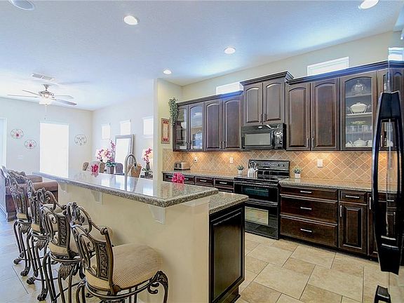 3rd image of 7703 S De Soto St