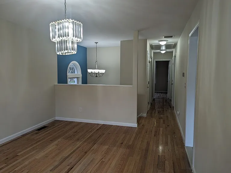 33 Hallock St — Photo 8
