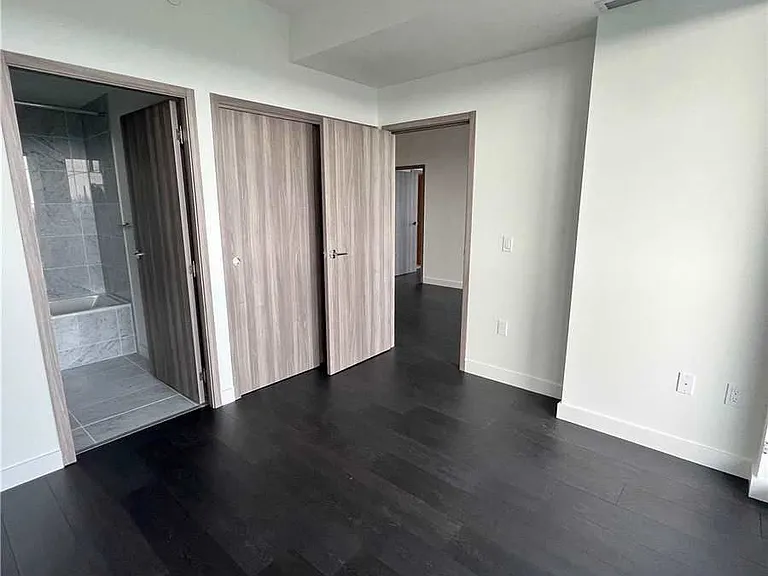 85 McMahon Dr #2802 — Photo 20