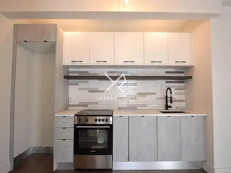 806 Saint Johns Pl #2C — Photo 1
