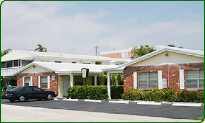 316 - Lamplighter LC - 9 — Photo 2