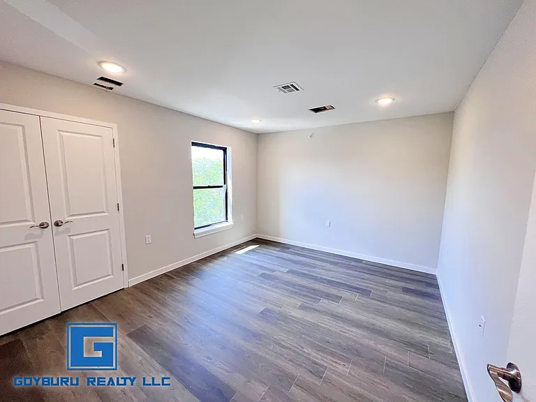 53 Carroll St #201-204 — Photo 6